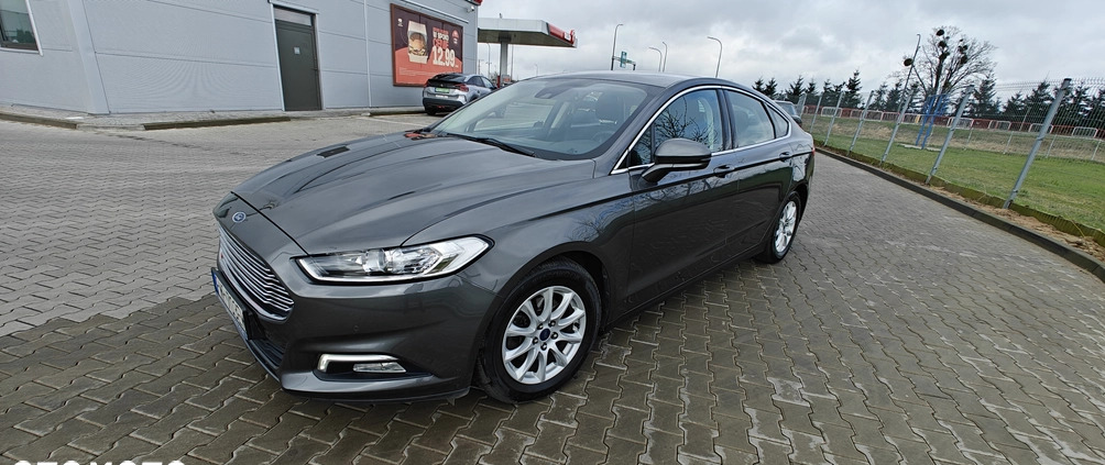 Ford Mondeo cena 64500 przebieg: 106000, rok produkcji 2017 z Września małe 277